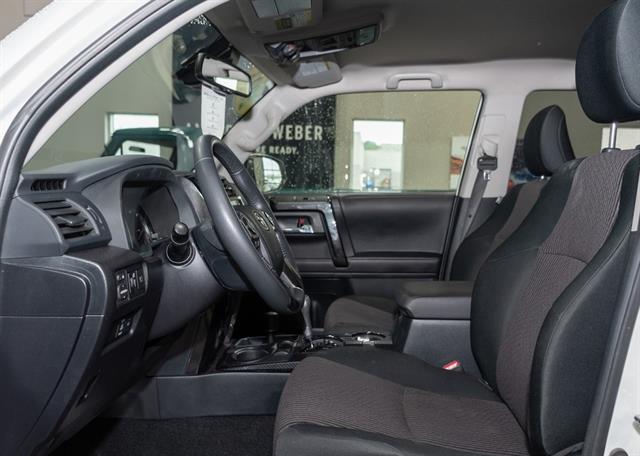 2023 Toyota 4Runner TRD Off-Road photo 5
