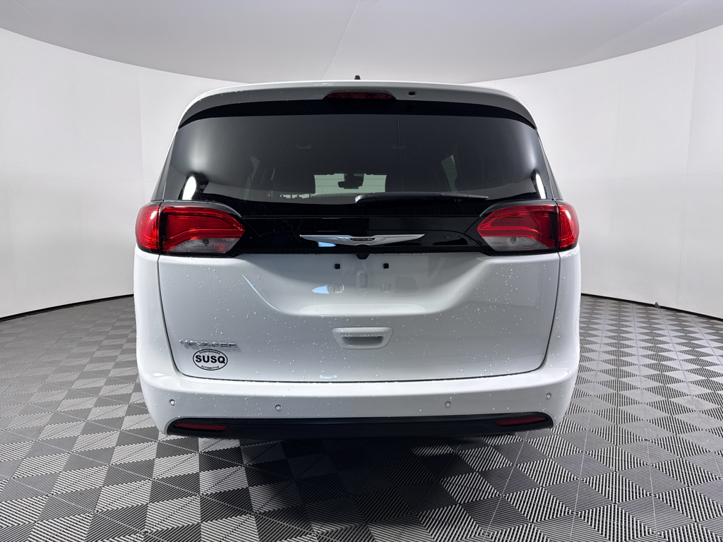 2026 Chrysler Voyager LX photo 8