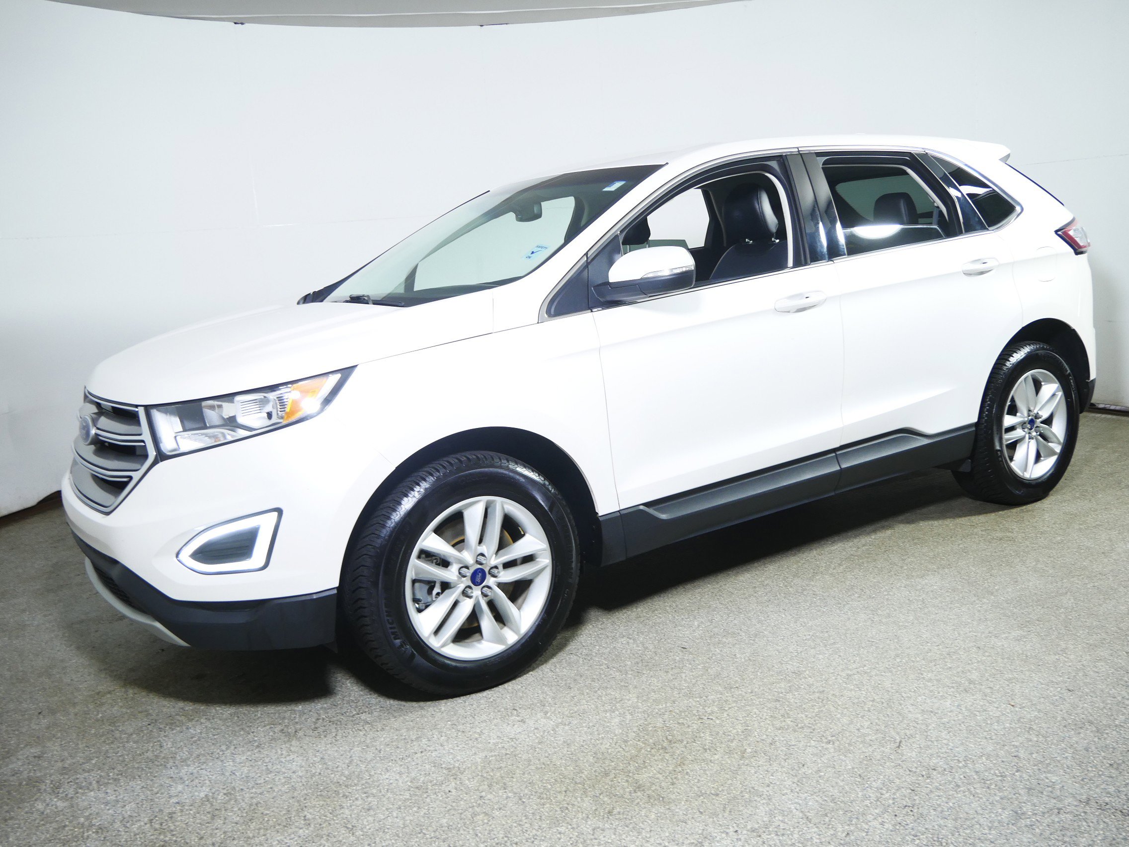 2016 Ford Edge SEL photo 3