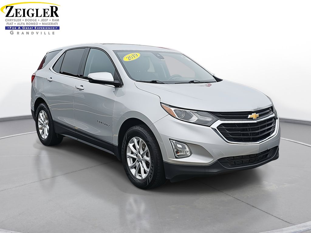 2019 Chevrolet Equinox LT photo 3