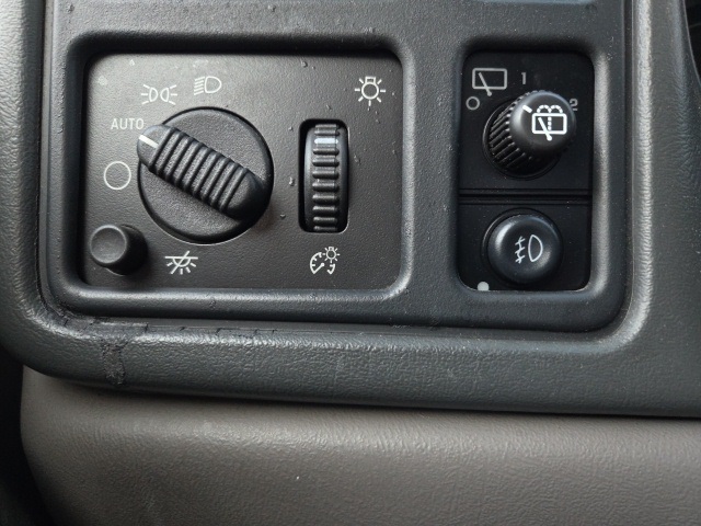 2005 Chevrolet Tahoe LT photo 21