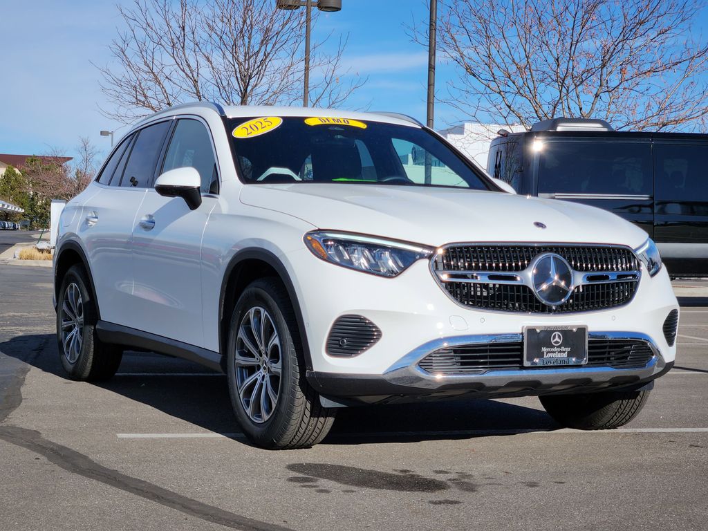 2025 Mercedes-Benz GLC Base's photo