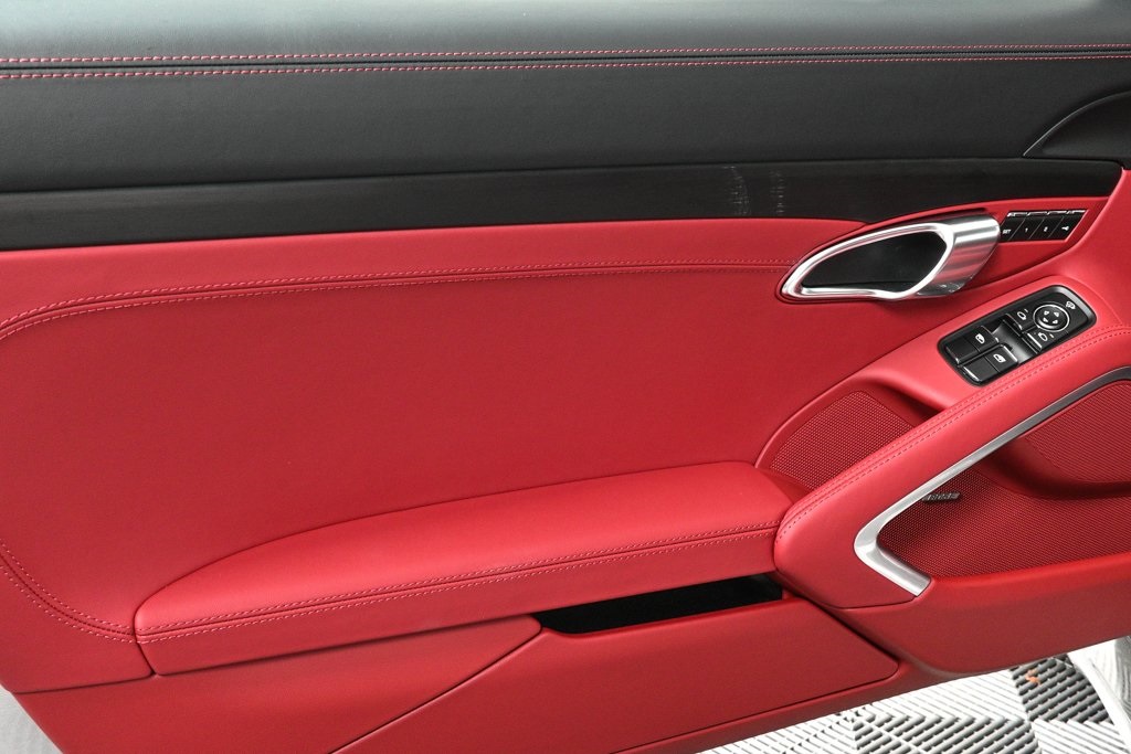 2025 Porsche Cayman GTS 4.0 photo 6