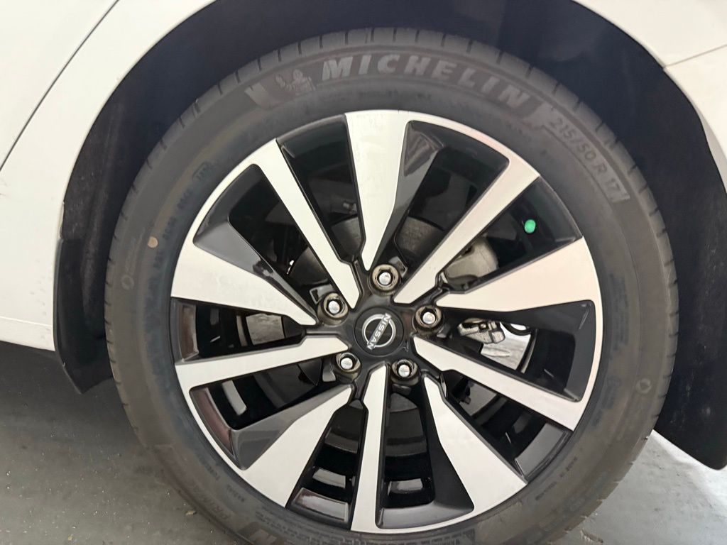 2025 Nissan Sentra SV photo 4