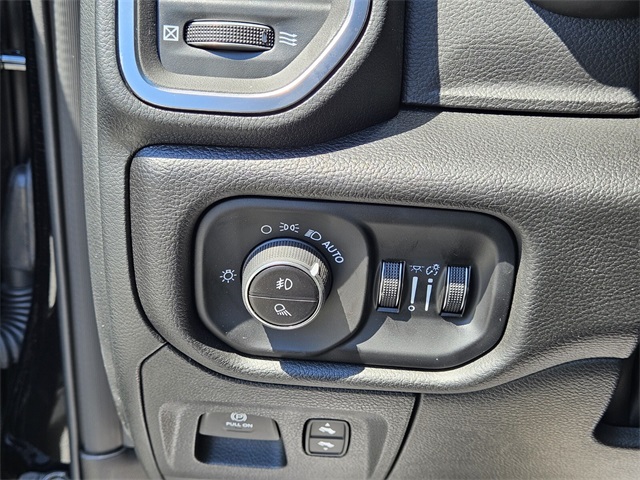 2025 Ram 1500 Big Horn Lone Star photo 25