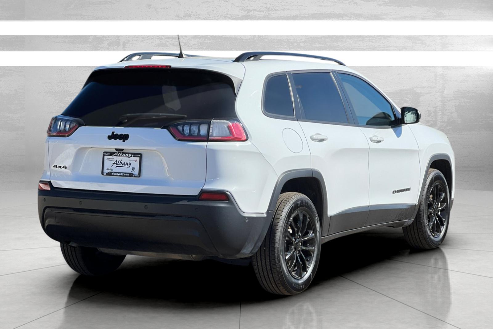 2023 Jeep Cherokee Altitude photo 3
