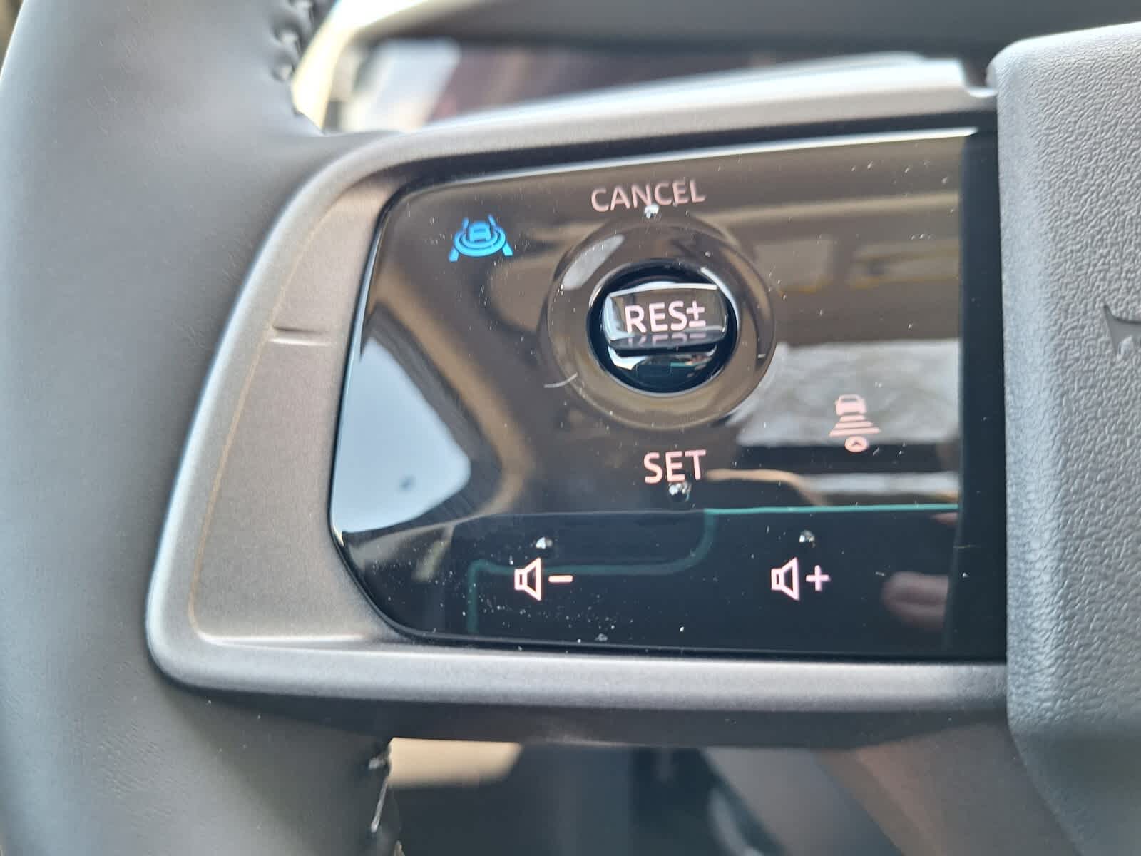 2025 Nissan Murano SL photo 13