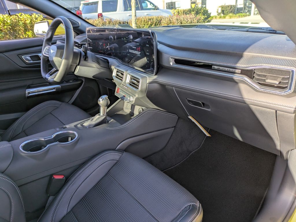 2025 Ford Mustang EcoBoost Premium photo 14