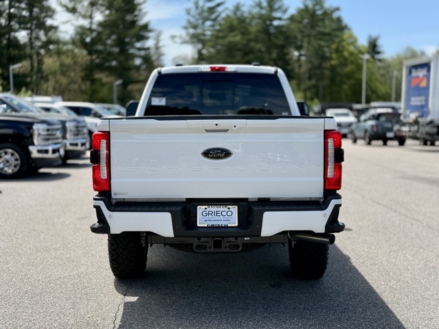 2025 Ford F-350 Lariat photo 5