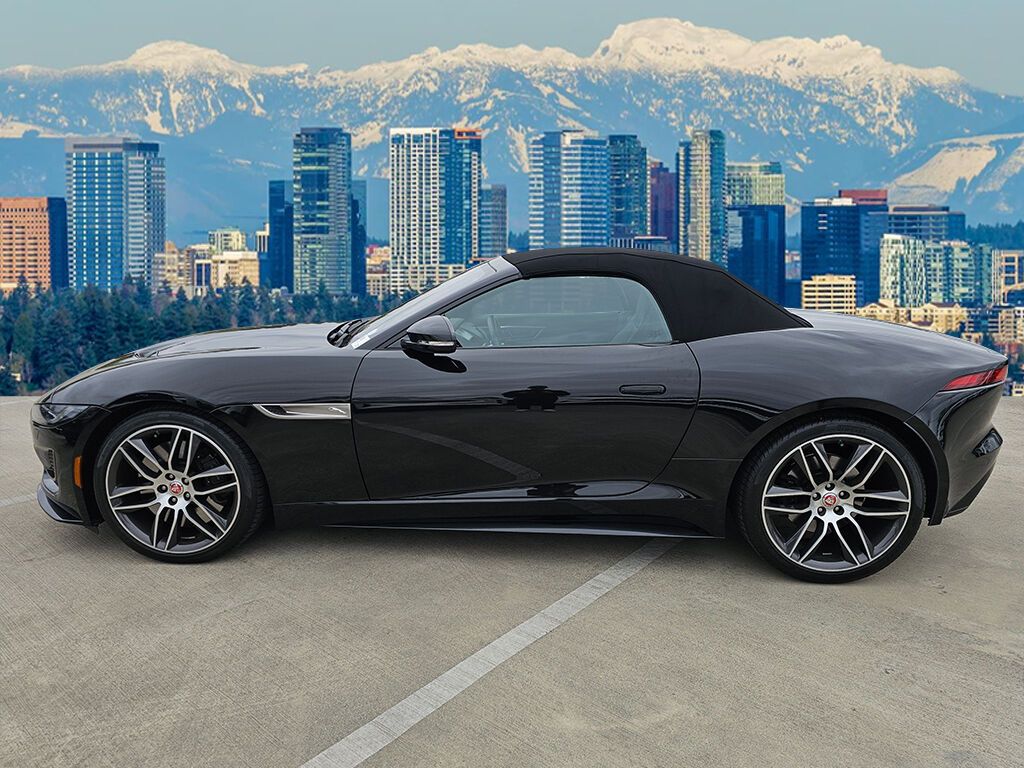2021 Jaguar F-TYPE R-Dynamic photo 4