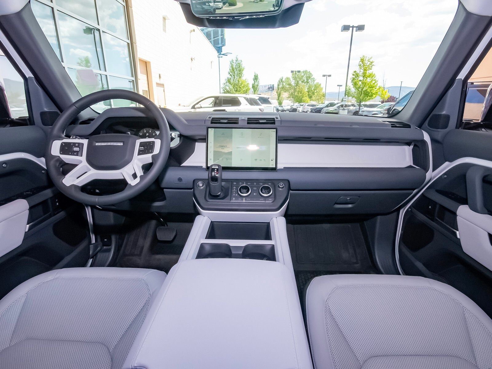 2025 Land Rover Defender 110 S photo 39