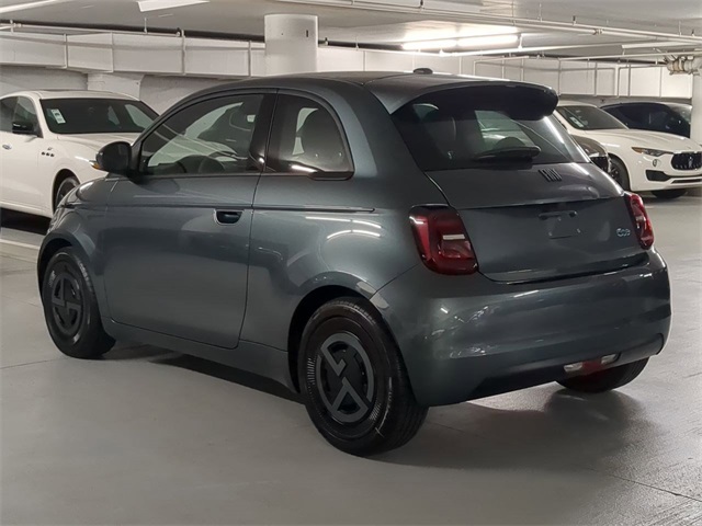 2025 Fiat 500e La Prima photo 4