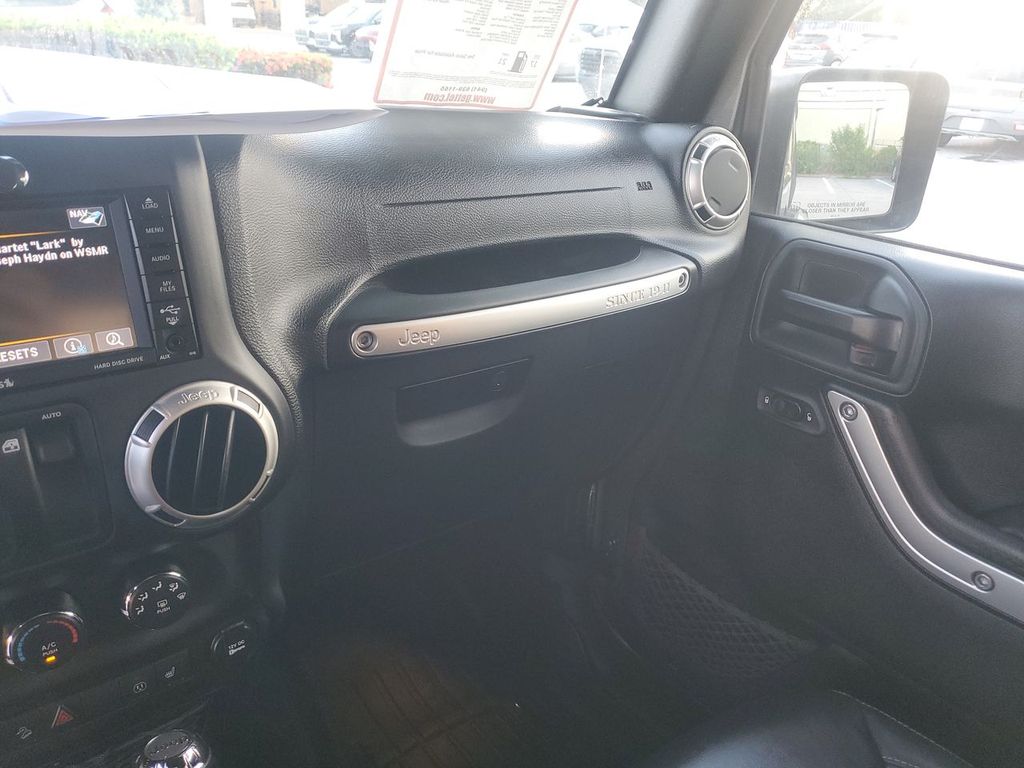 2018 Jeep Wrangler Sahara photo 3
