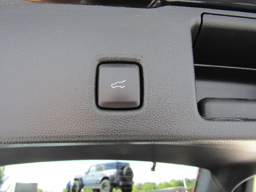 2022 Ford Escape SE photo 8