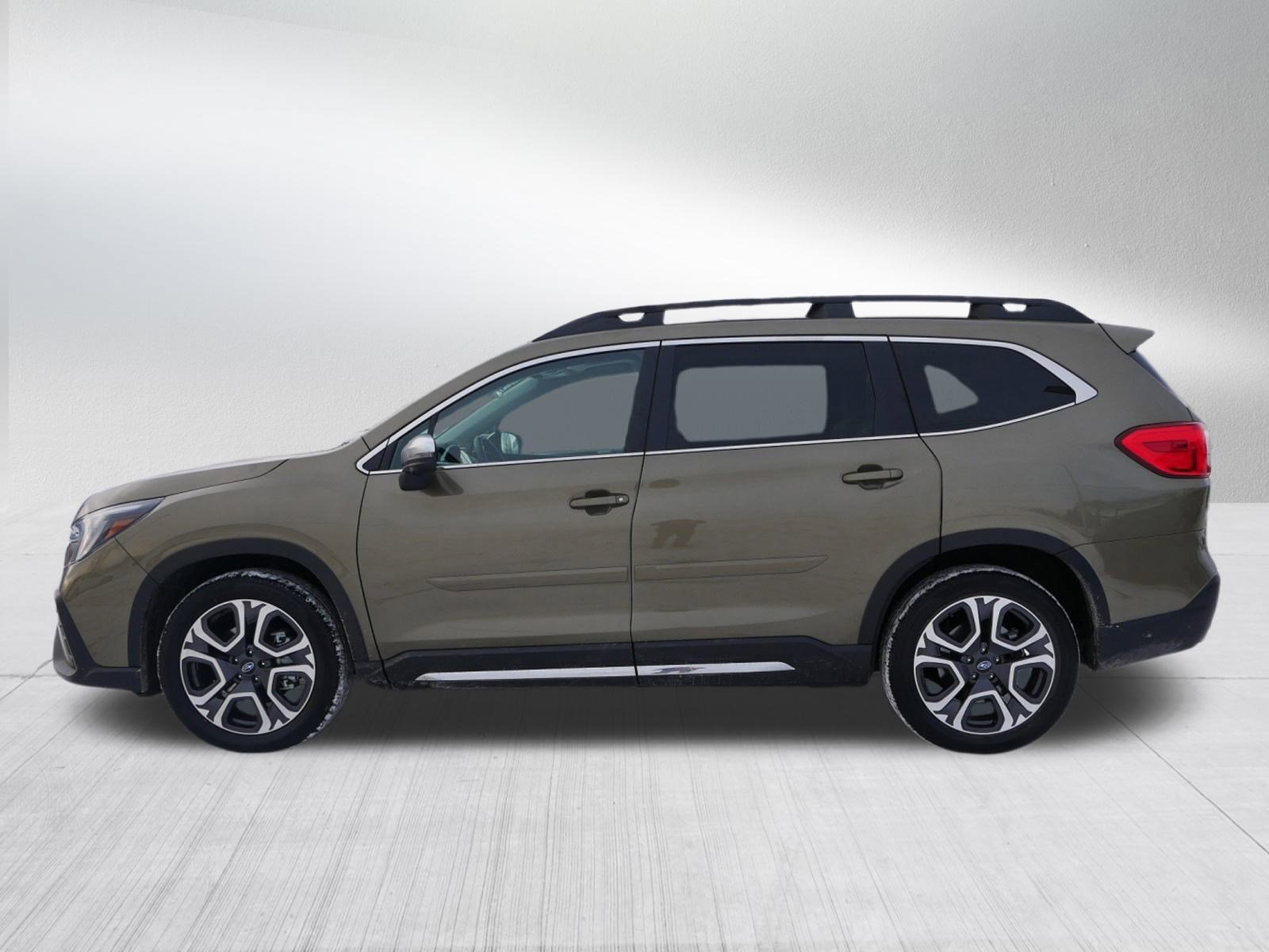 2023 Subaru Ascent Limited photo 4