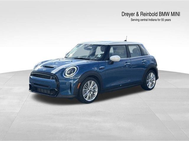 2023 MINI Hardtop 4 Door S's photo
