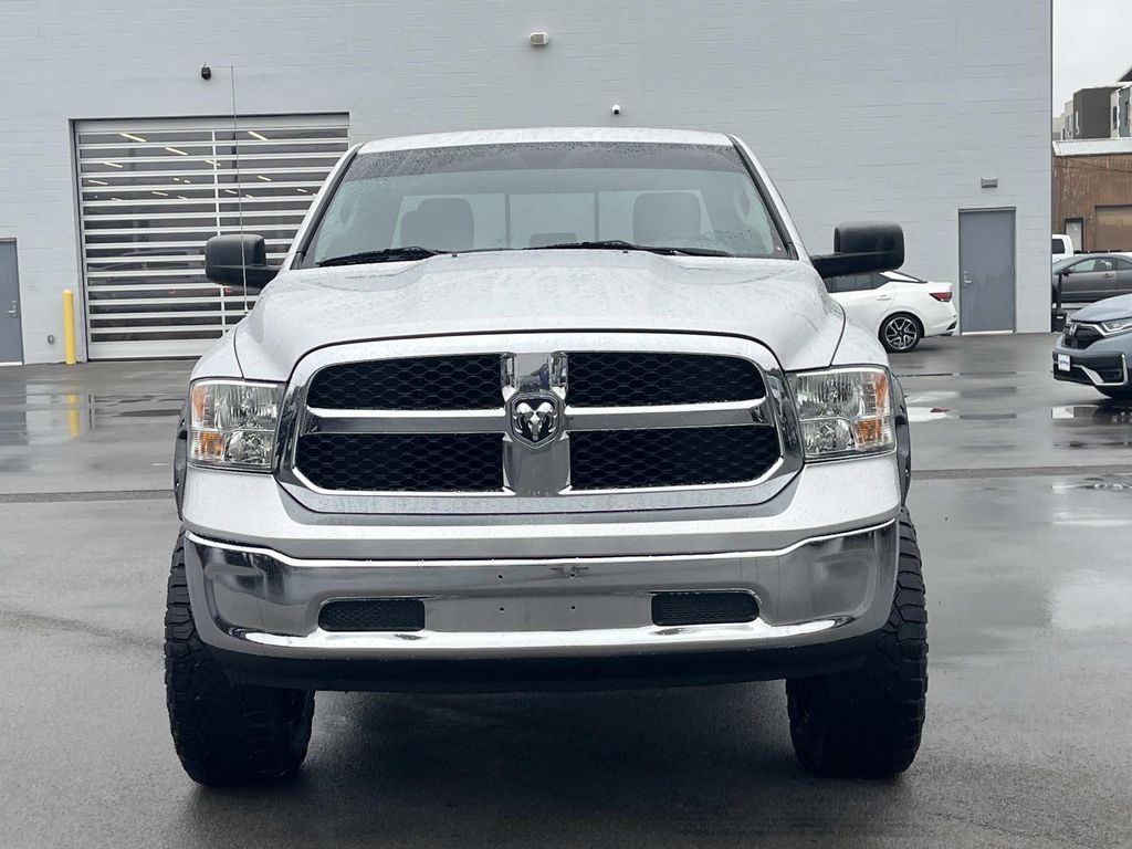 2016 Ram 1500 SLT photo 2