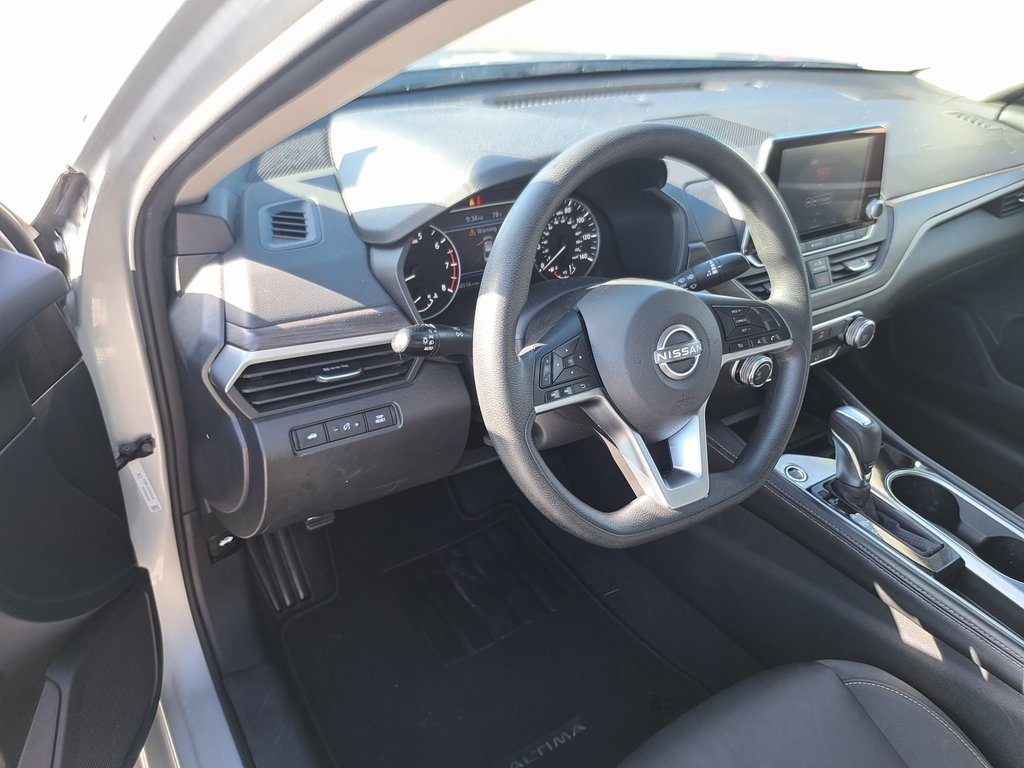 2023 Nissan Altima 2.5 SV photo 7