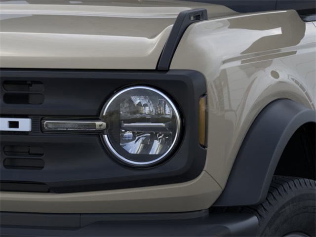 2025 Ford Bronco Base photo 16