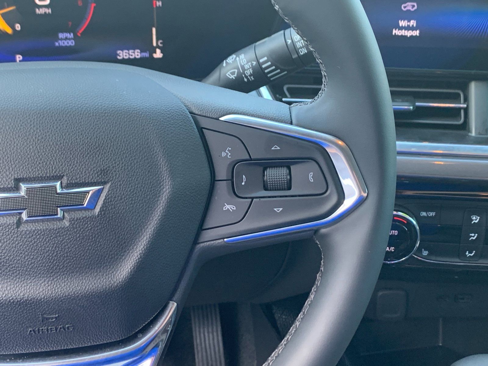 2025 Chevrolet Trax ACTIV photo 26