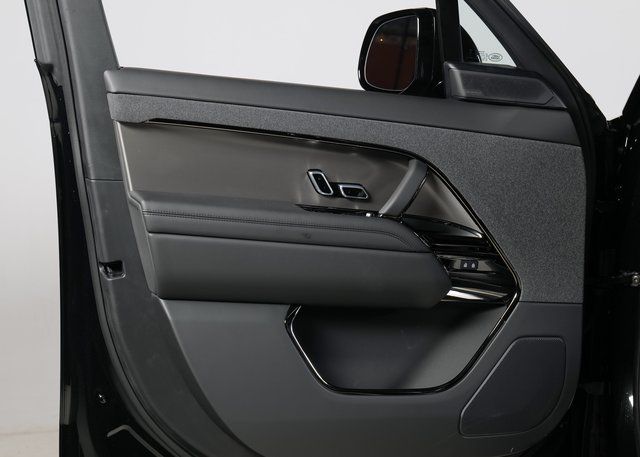 2025 Land Rover Range Rover Sport SE photo 15