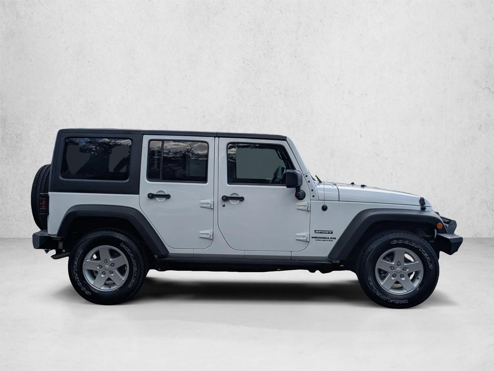 2016 Jeep Wrangler Unlimited Sport photo 4