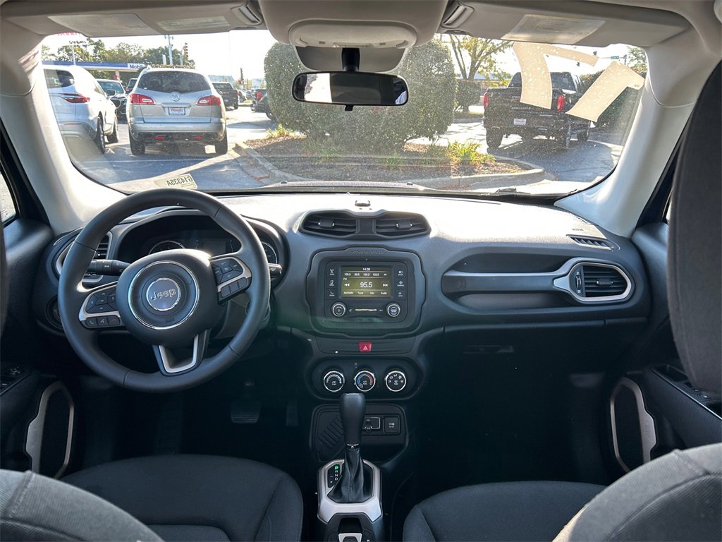 2017 Jeep Renegade Sport photo 27