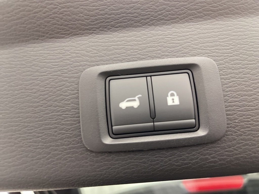 2025 Mitsubishi Outlander SE photo 25