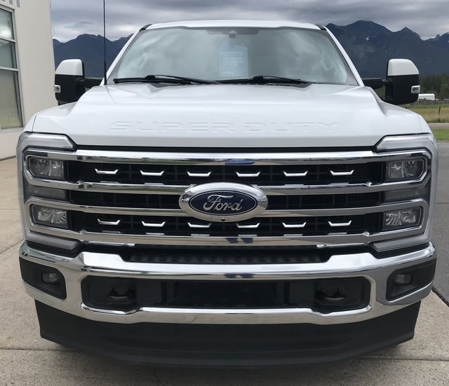 2023 Ford F-350 Lariat photo 2