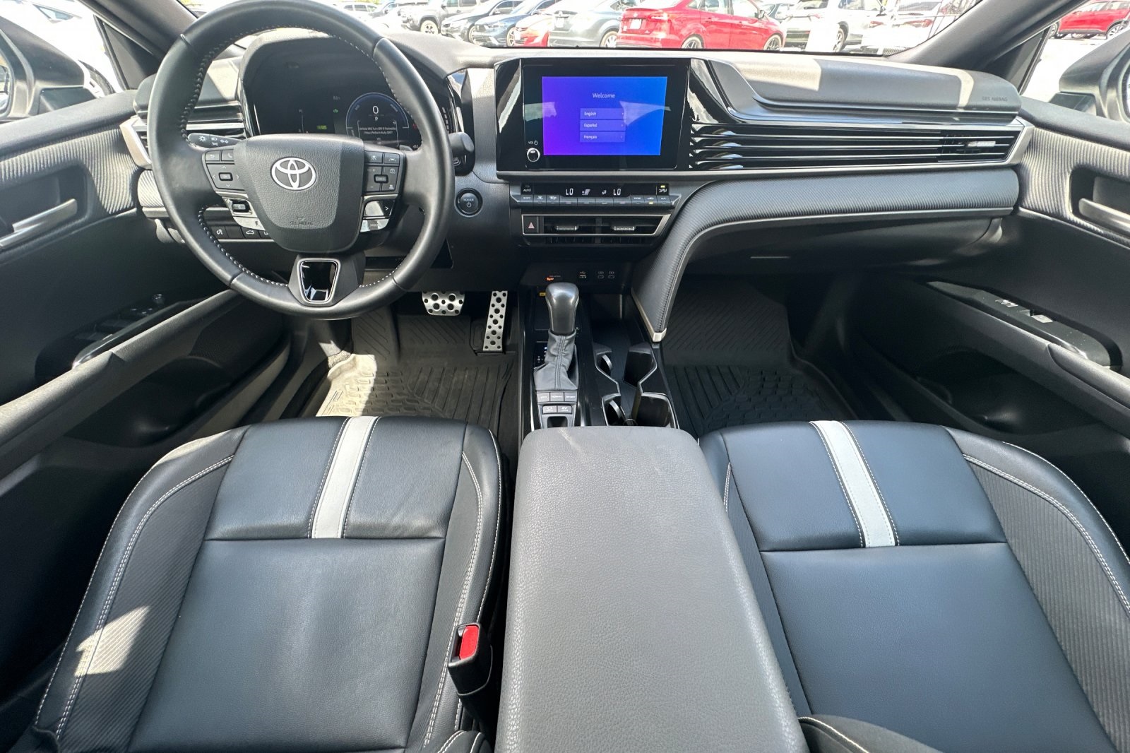 2025 Toyota Camry SE photo 14