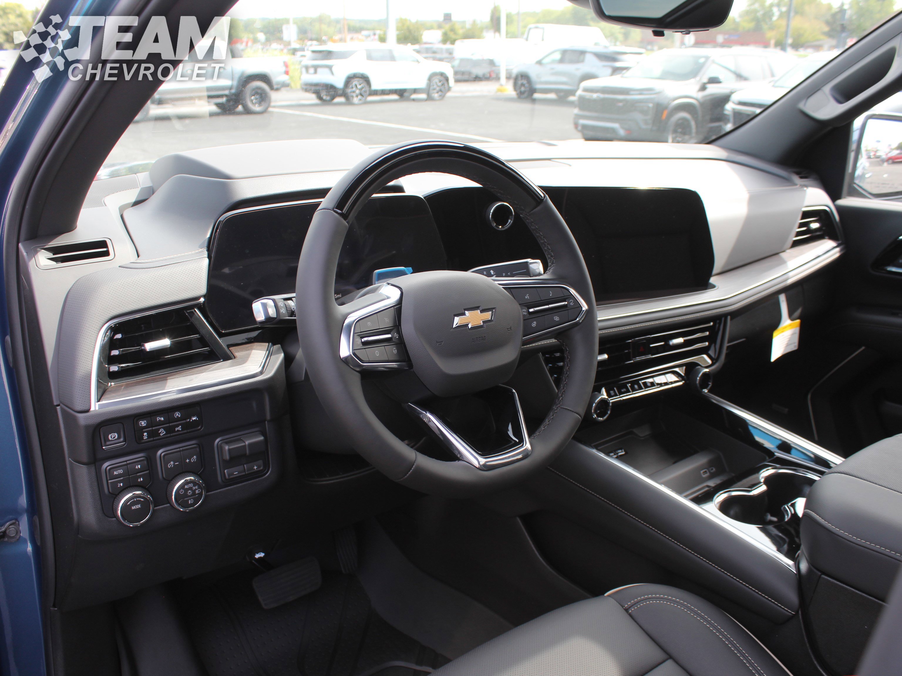 2026 Chevrolet Suburban Premier photo 10