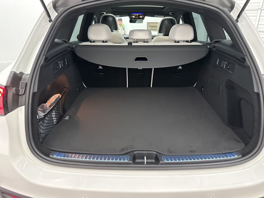 2026 Mercedes Benz GLC 300 photo 21