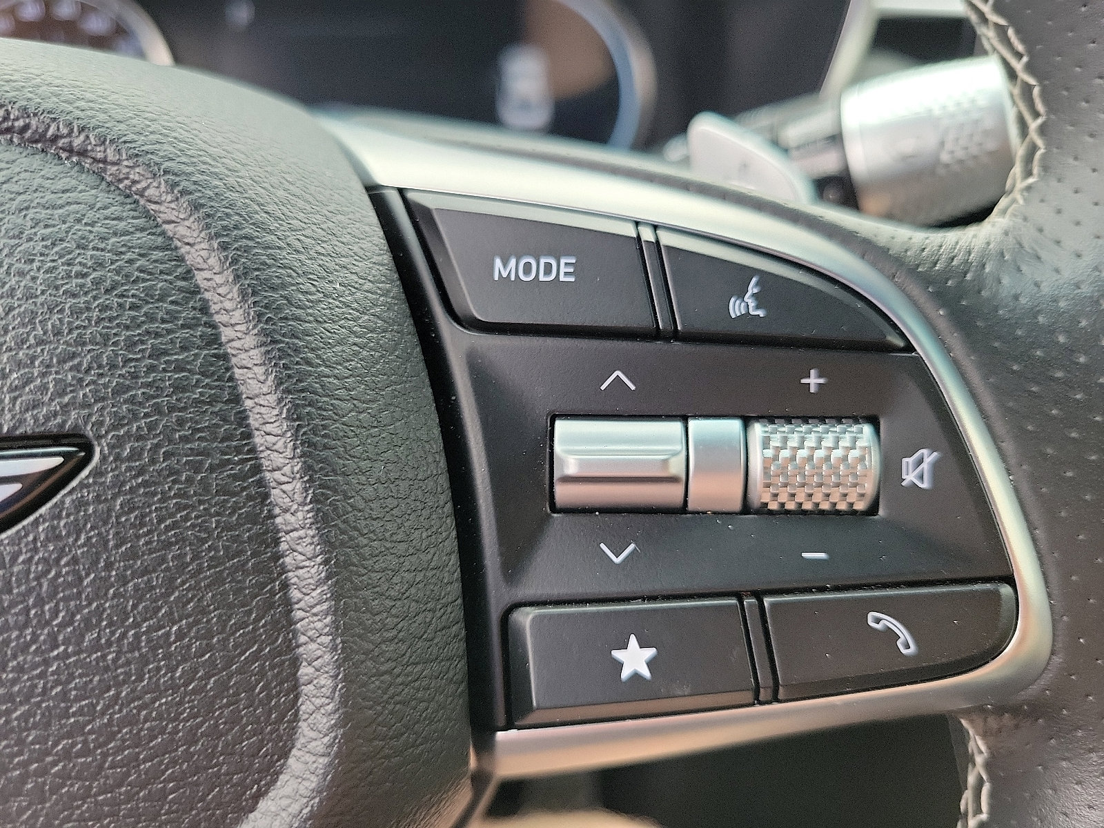 2025 Genesis G70 3.3T Sport Advanced photo 6