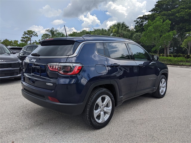 2021 Jeep Compass Latitude photo 3