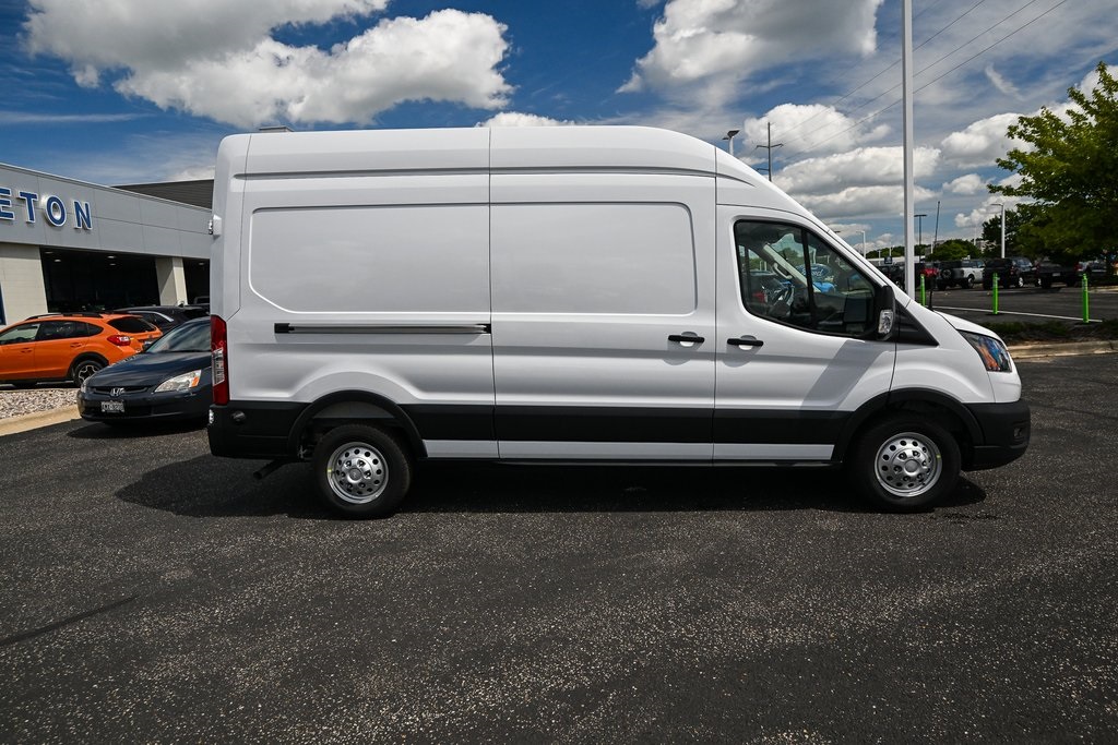 2025 Ford Transit photo 3