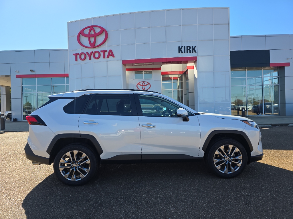 2024 Toyota RAV4 Limited's photo