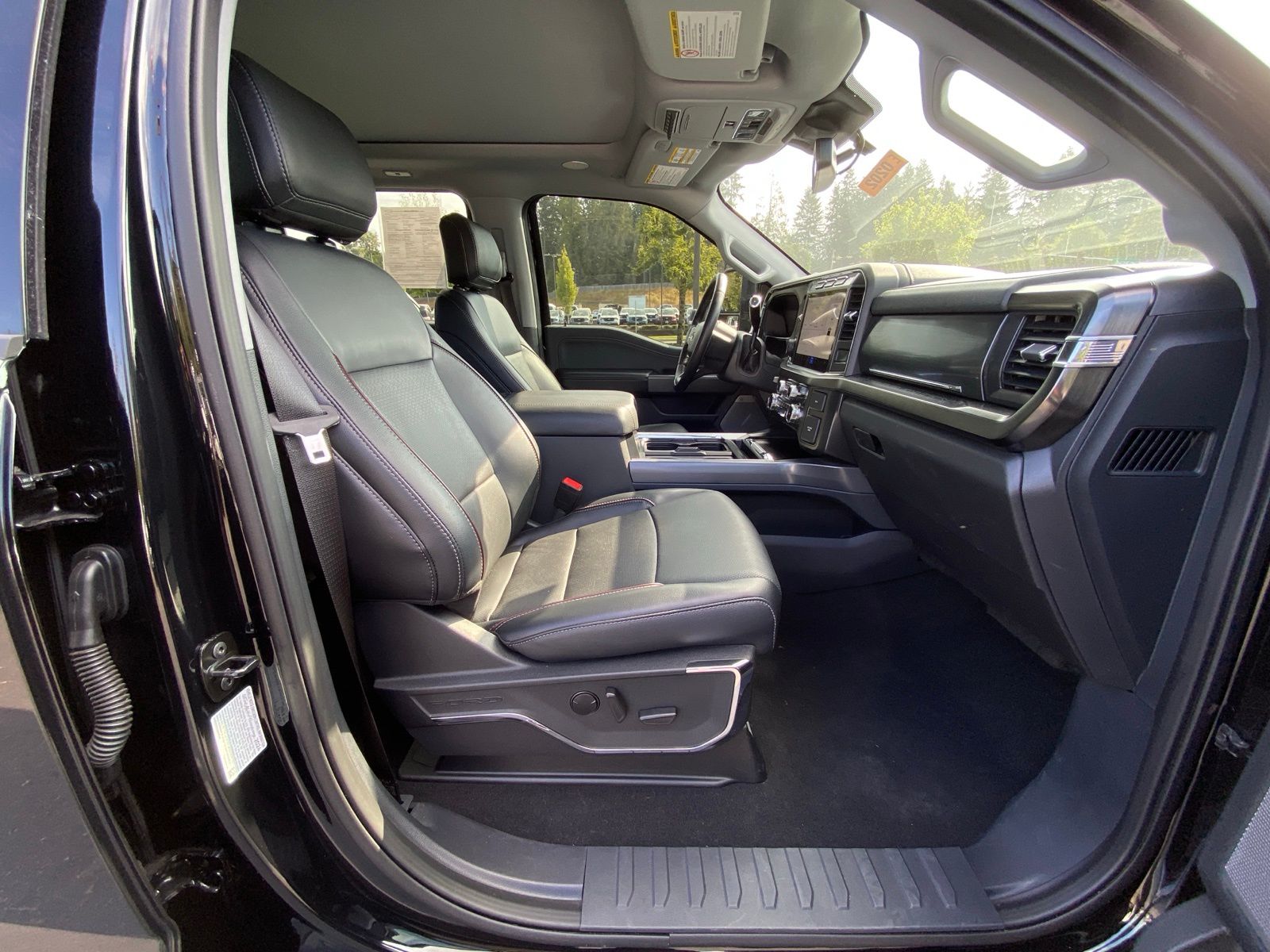 2024 Ford F-250 photo 16