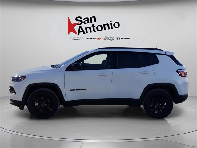 2026 Jeep Compass Latitude photo 3