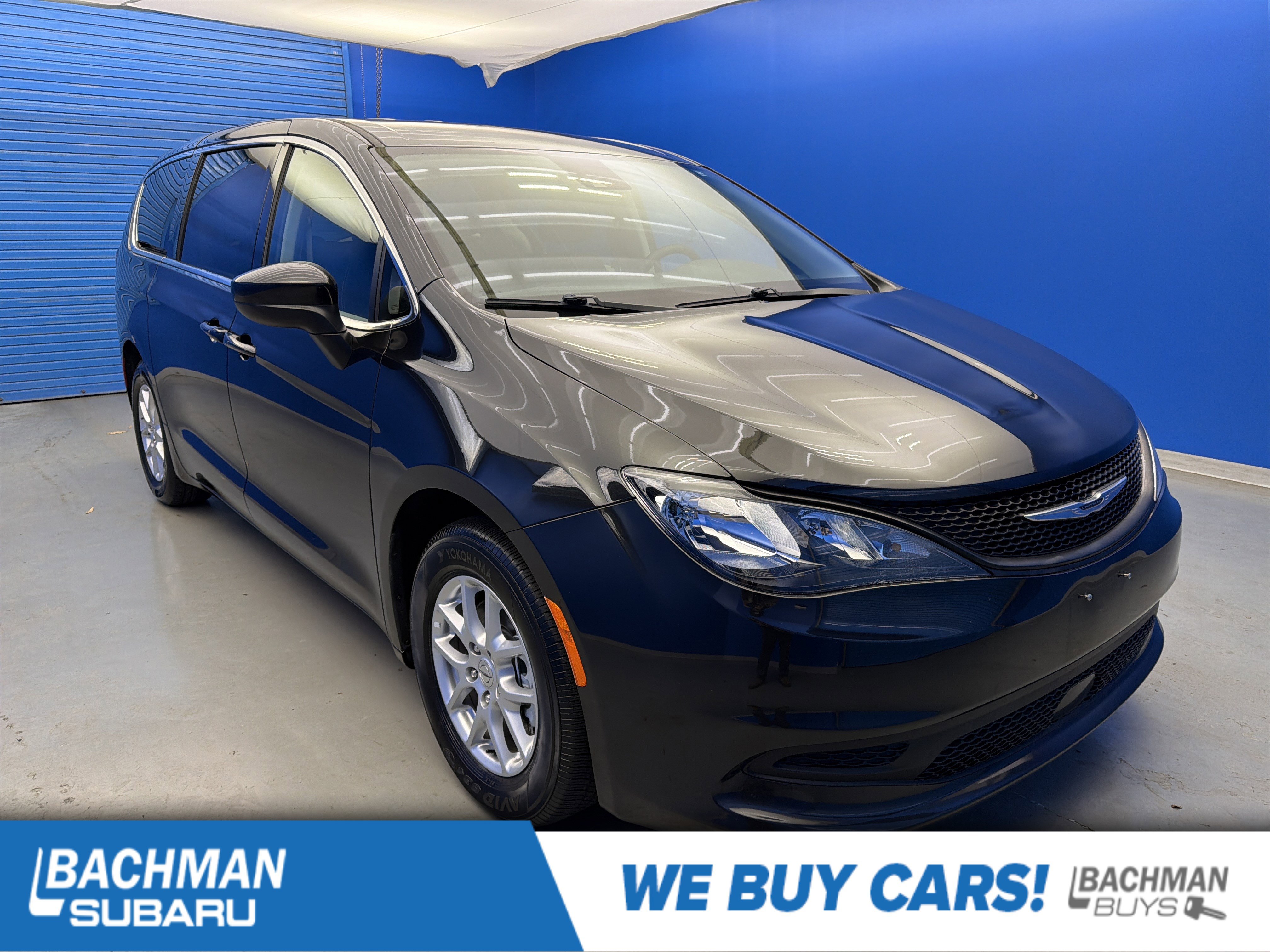 Pre-Owned 2023 Chrysler Voyager LX's photo