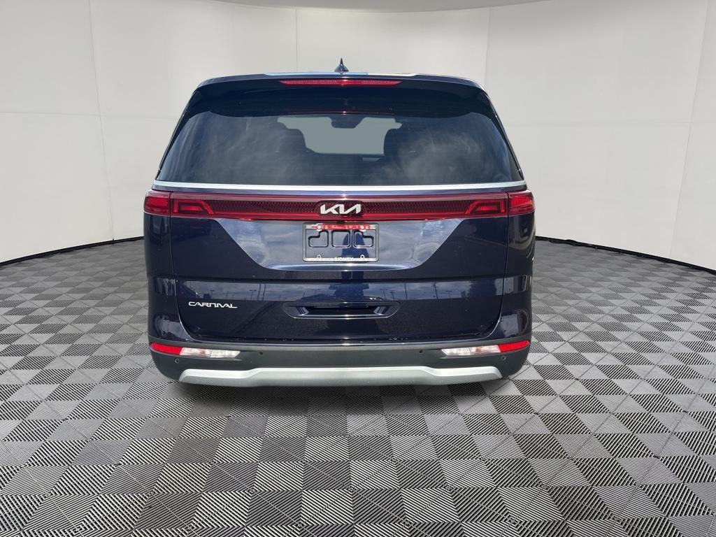 2023 Kia Carnival LX photo 4