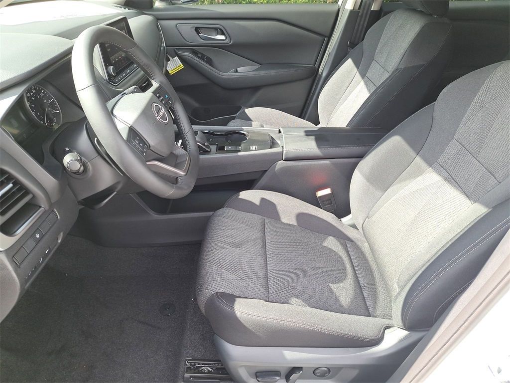 2026 Nissan Rogue SV photo 19