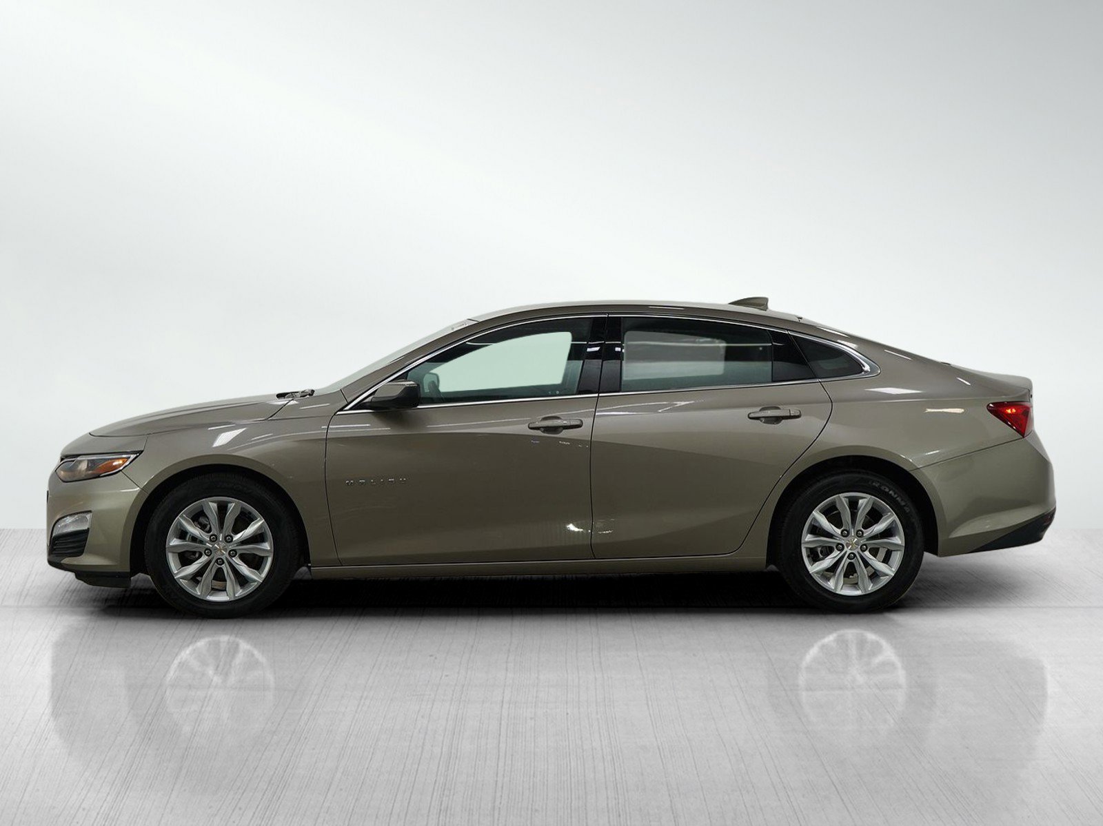 Used 2023 Chevrolet Malibu 1LT with VIN 1G1ZD5ST1PF211675 for sale in Burnsville, Minnesota
