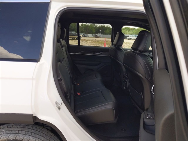 2025 Jeep Grand Cherokee Limited photo 26