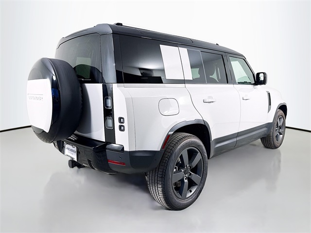 2026 Land Rover Defender 110 S photo 2