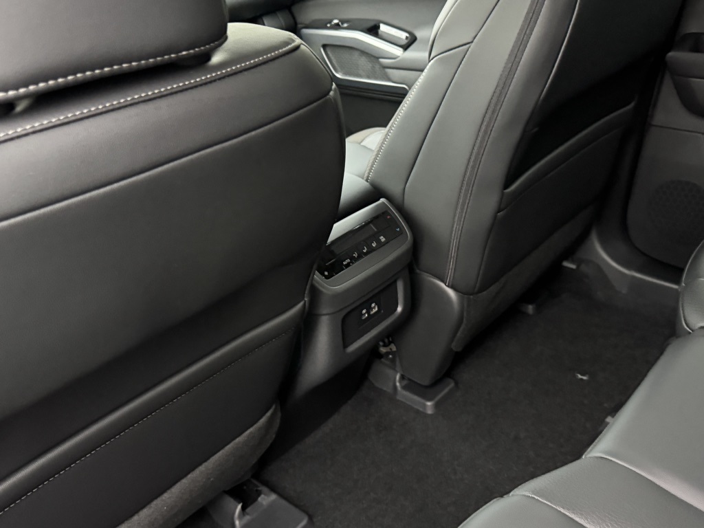 2025 Nissan Pathfinder SL photo 19