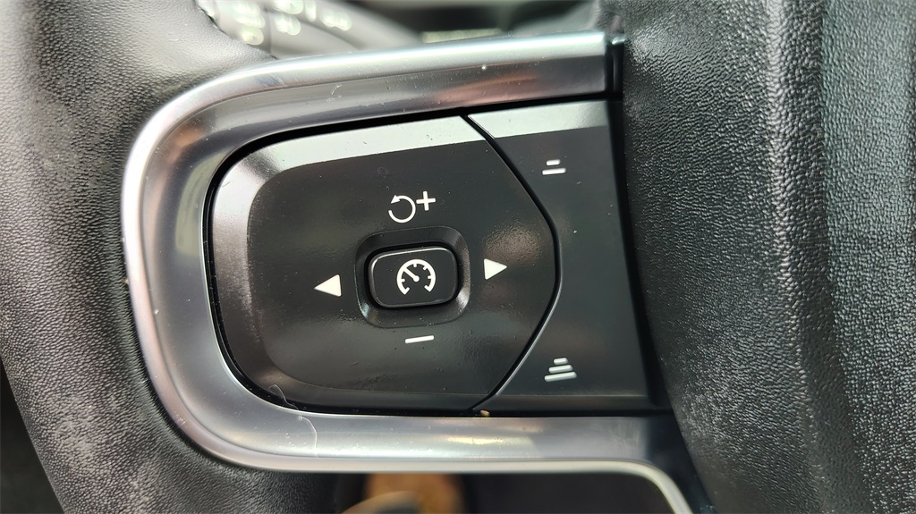 2023 Volvo XC40 Recharge Ultimate photo 15