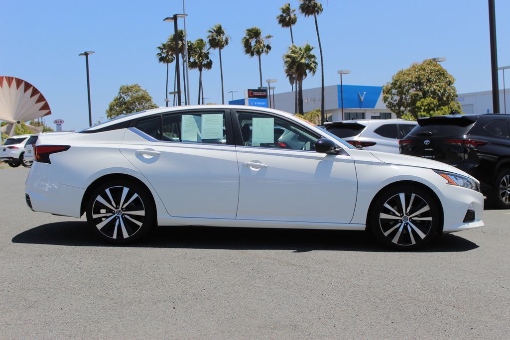2022 Nissan Altima 2.5 SR photo 4