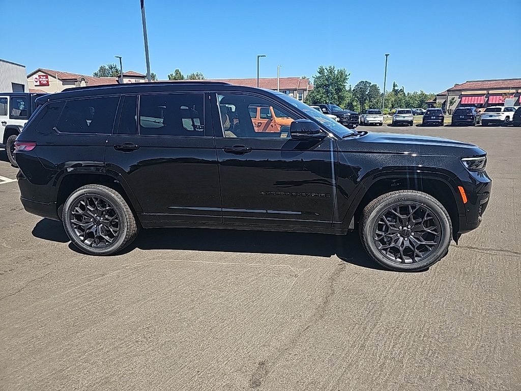 2025 Jeep Grand Cherokee L Summit Reserve photo 6