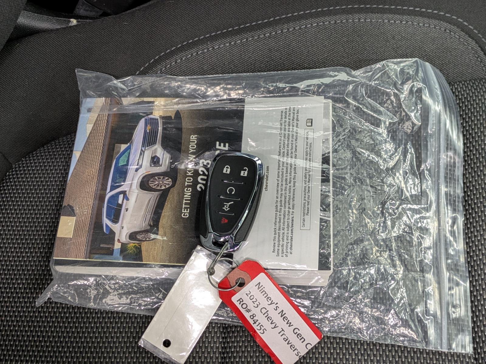 2023 Chevrolet Traverse Cloth photo 15