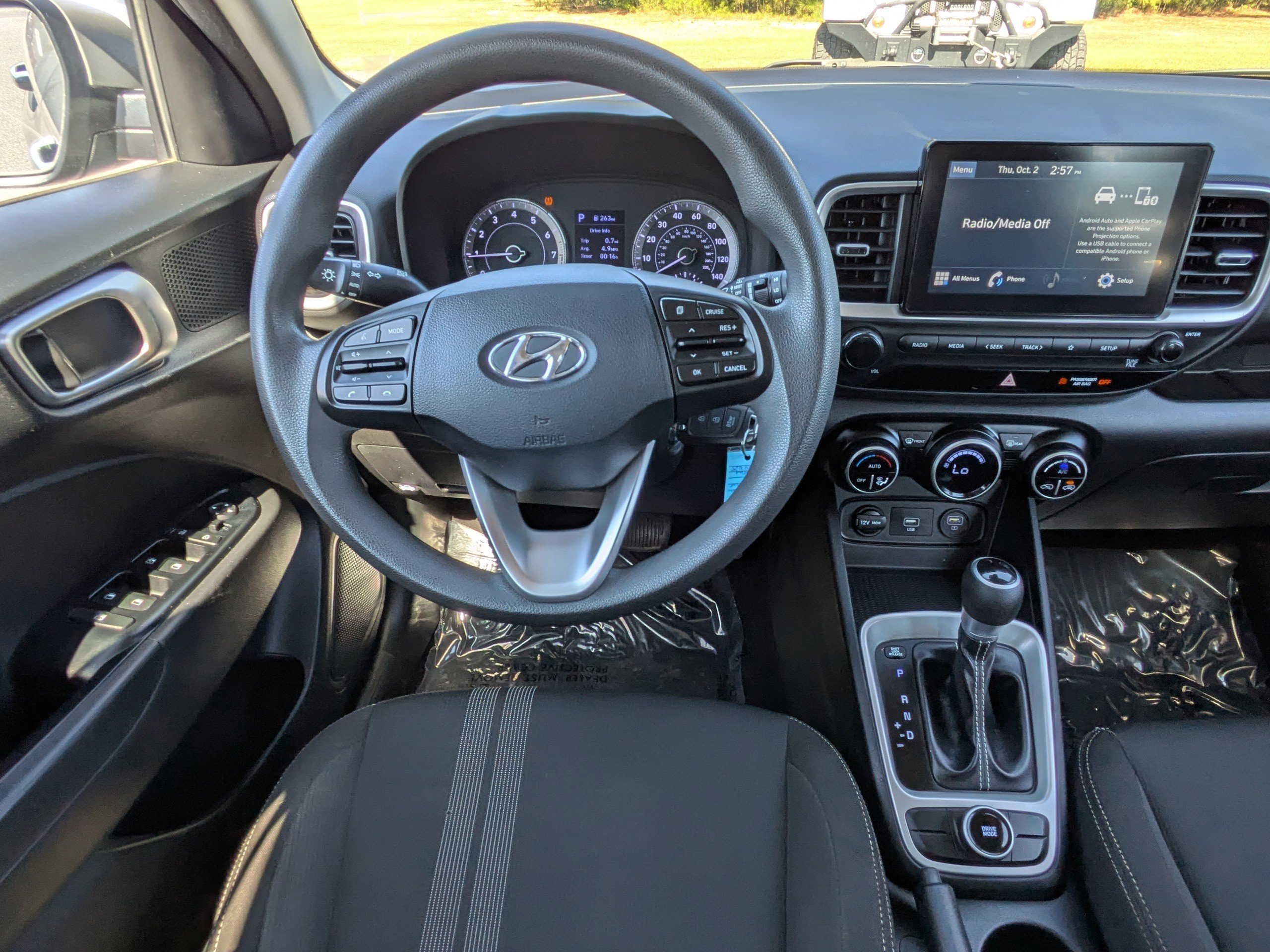 2020 Hyundai Venue SEL photo 14